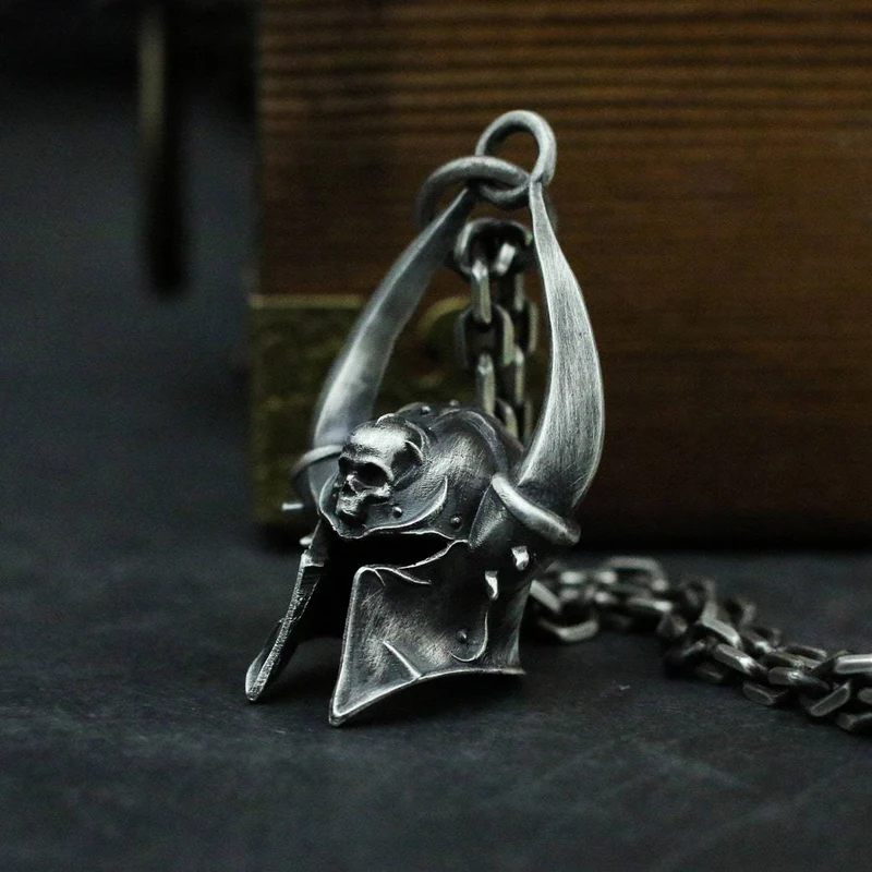 Antiksilberner Anhänger, 60 cm lange Vintage-Kette