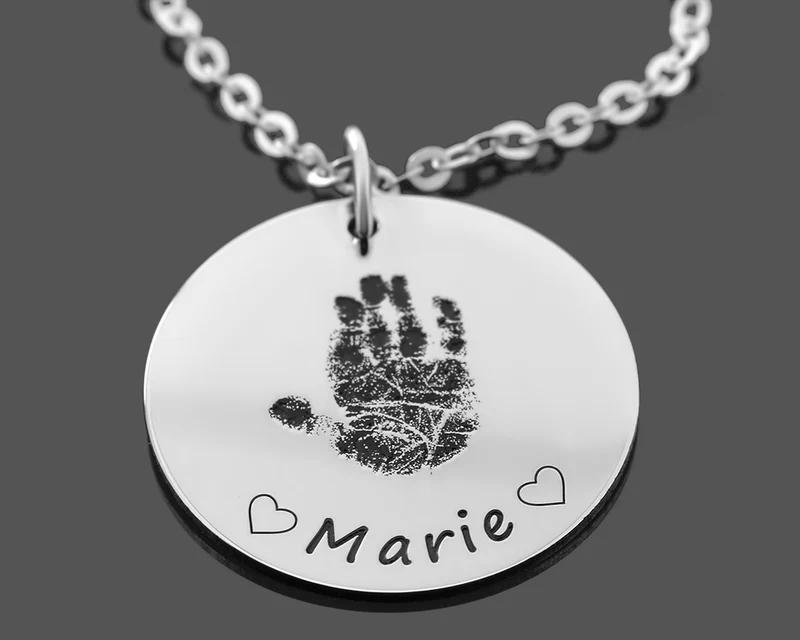 HANDABDRUCK KETTE, GESCHENK ZUR GEBURT, SCHMUCK FÜR MAMA MIT GRAVUR, ANHÄNGER MIT HANDABDRUCK