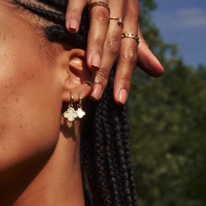 Pave Perlmutt Lucky Leaf Ohrringe 14K Vergoldet