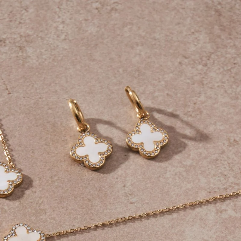 Pave Perlmutt Lucky Leaf Ohrringe 14K Vergoldet