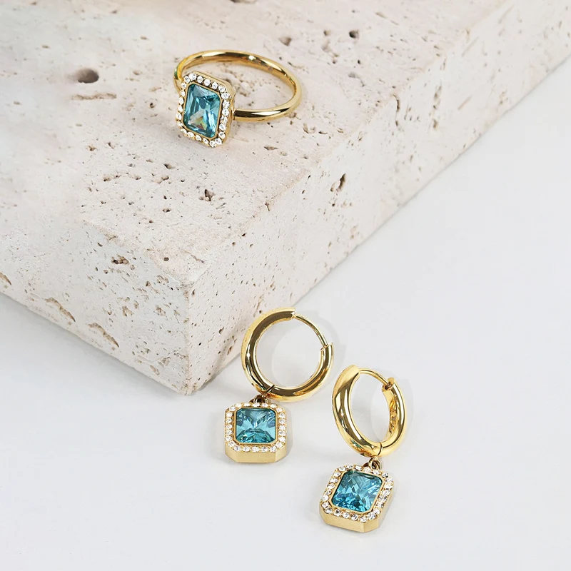 Pavé Emerald Ring