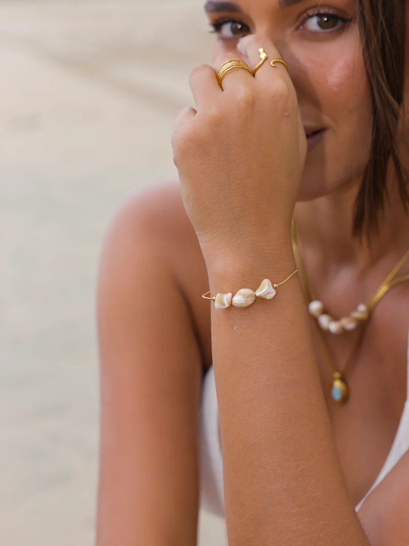 Radiant Stone ARMBAND
