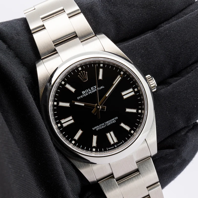 Rolex Oyster Perpetual 41 124300 Black Dial Full Set