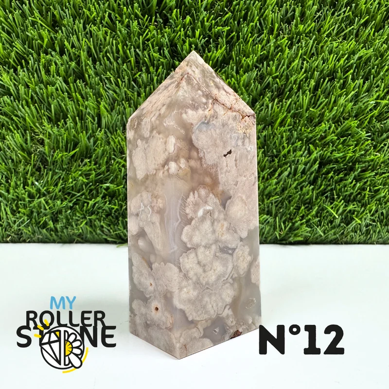 Spitz zulaufender Stein, rechteckige Achatblume