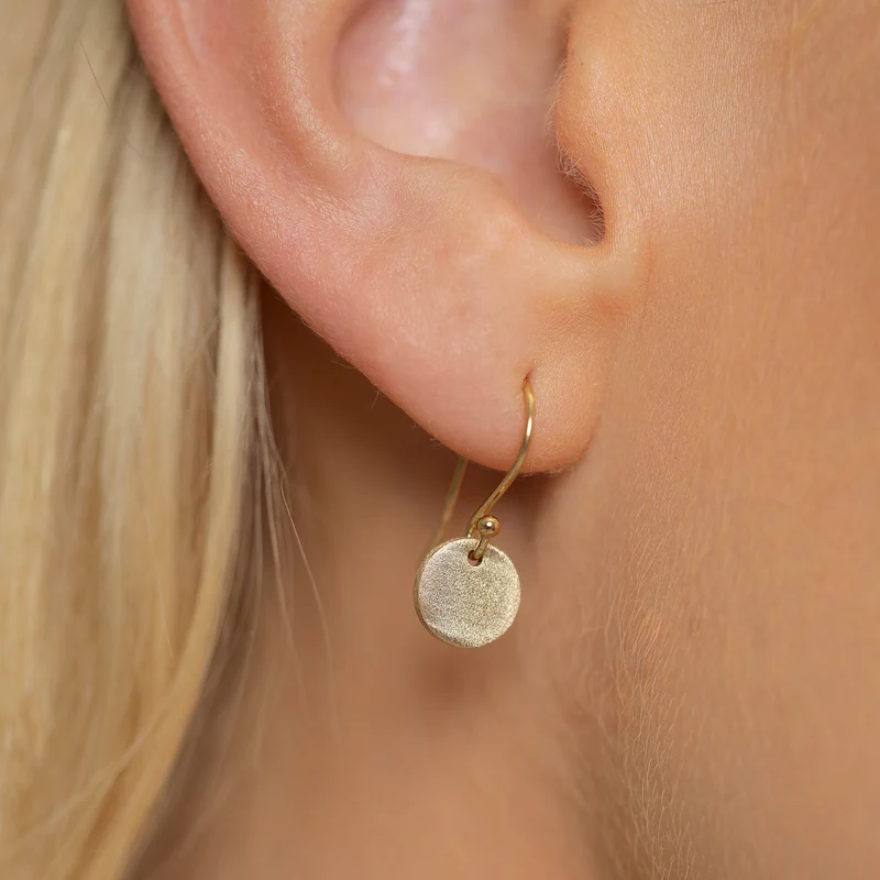 Textured Disc Ohrringe & Layered Halskette Schmuck Set