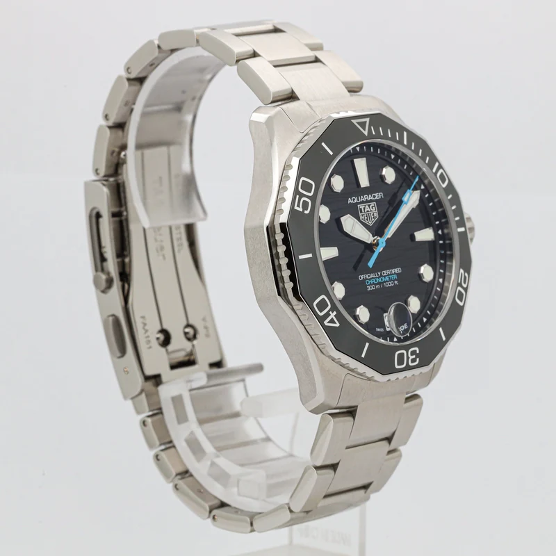 TAG Heuer Aquaracer 300M Professional 300 Date Black Dial ungetragen 2024 Garantie 10/26