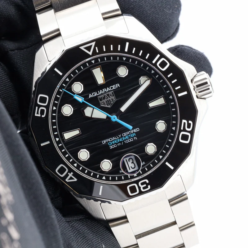 TAG Heuer Aquaracer 300M Professional 300 Date Black Dial ungetragen 2024 Garantie 10/26
