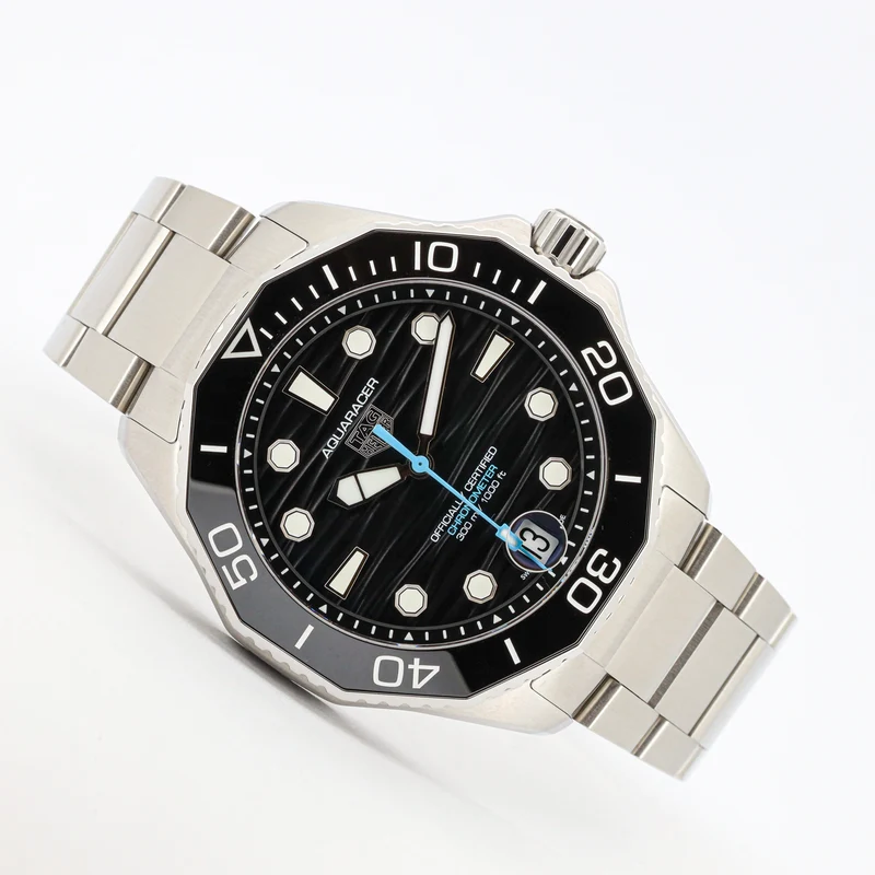 TAG Heuer Aquaracer 300M Professional 300 Date Black Dial ungetragen 2024 Garantie 10/26