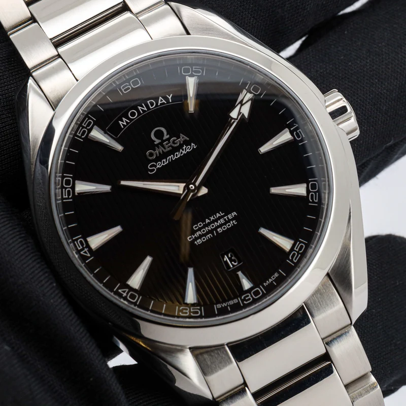 Omega Seamaster Aqua Terra Day - Date 41 231.10.42.22.03 B&P