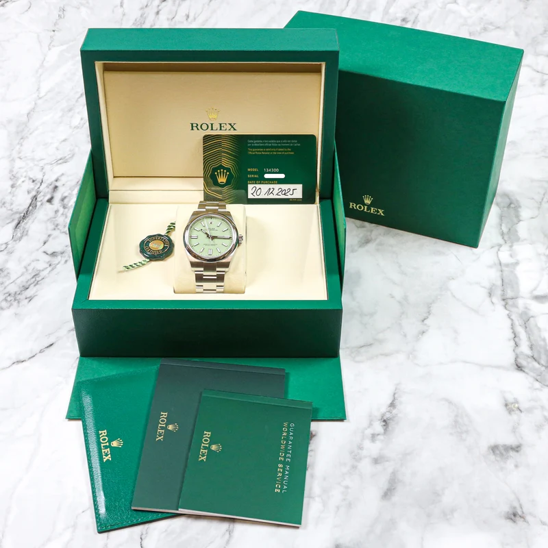 Rolex Oyster Perpetual 41 134300 Pistachio 12/25