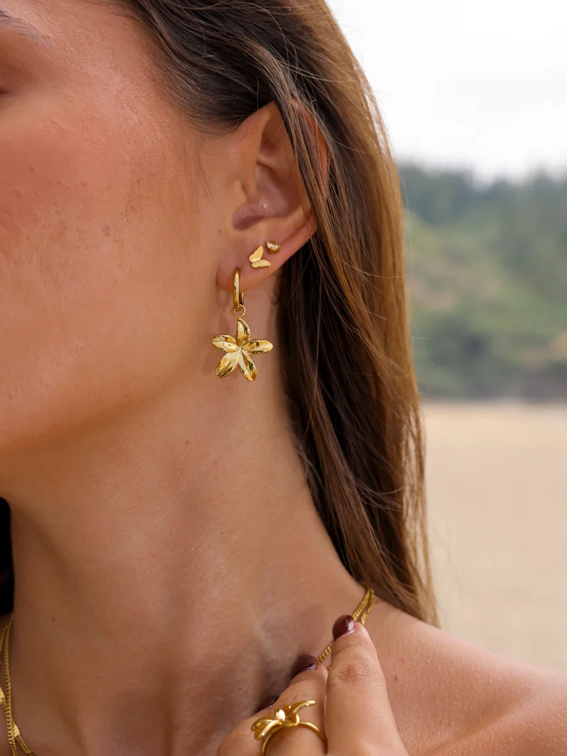 Plumeria Ohrring-Charm
