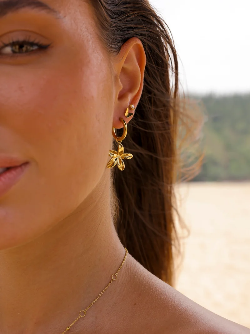 Plumeria Ohrring-Charm