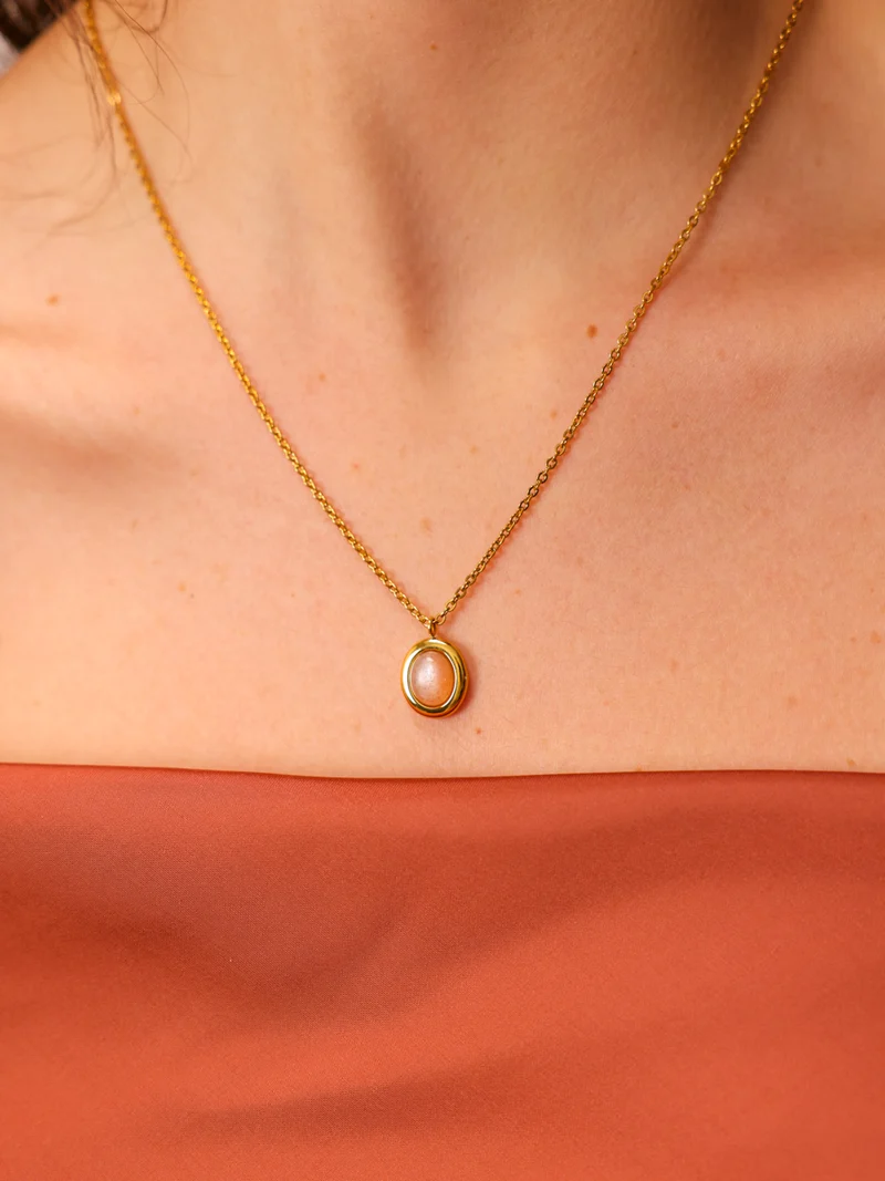 Chasing Starlight Light Orange Kette