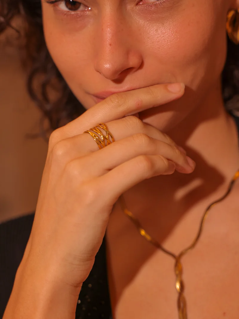 Intertwined Elegance Ring