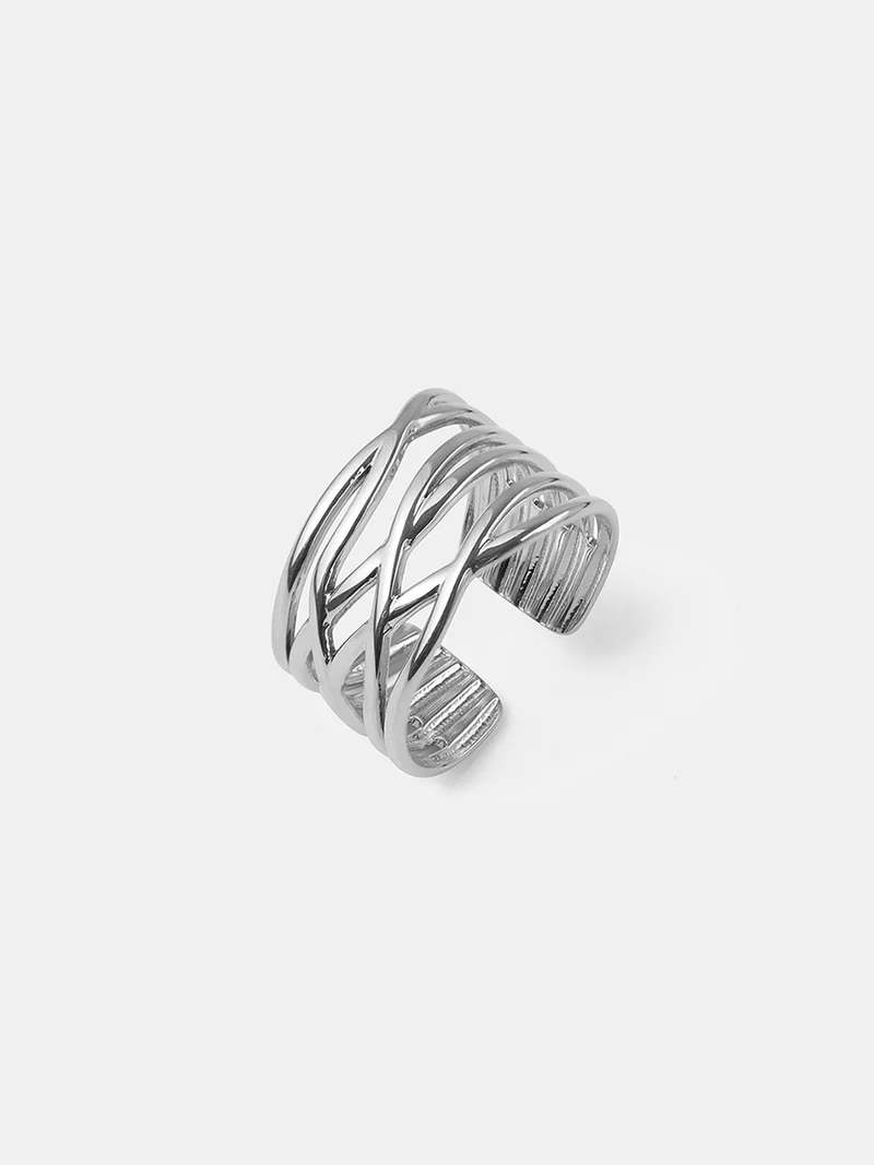 Intertwined Elegance Ring