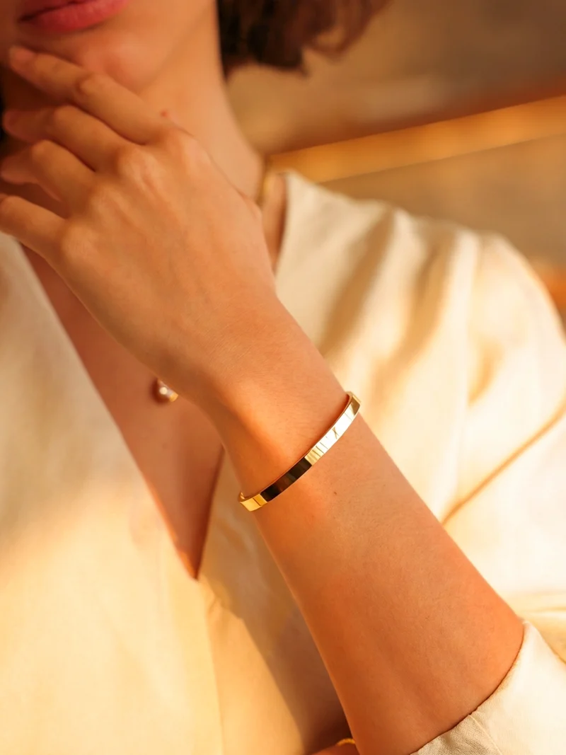 Eclipse Halo Medium Armcuff