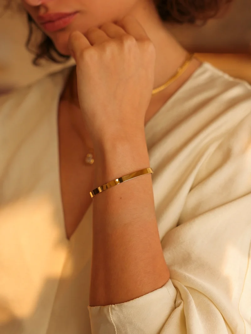 Eclipse Halo Medium Armcuff