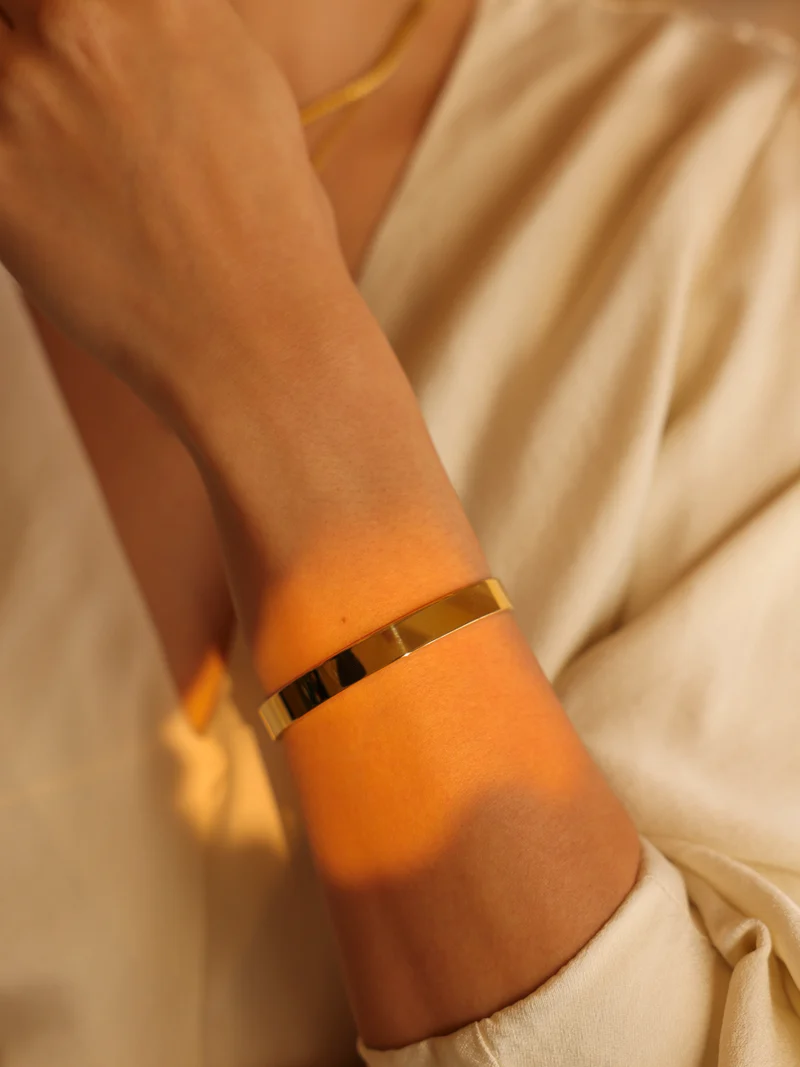 Eclipse Halo Bold Armcuff