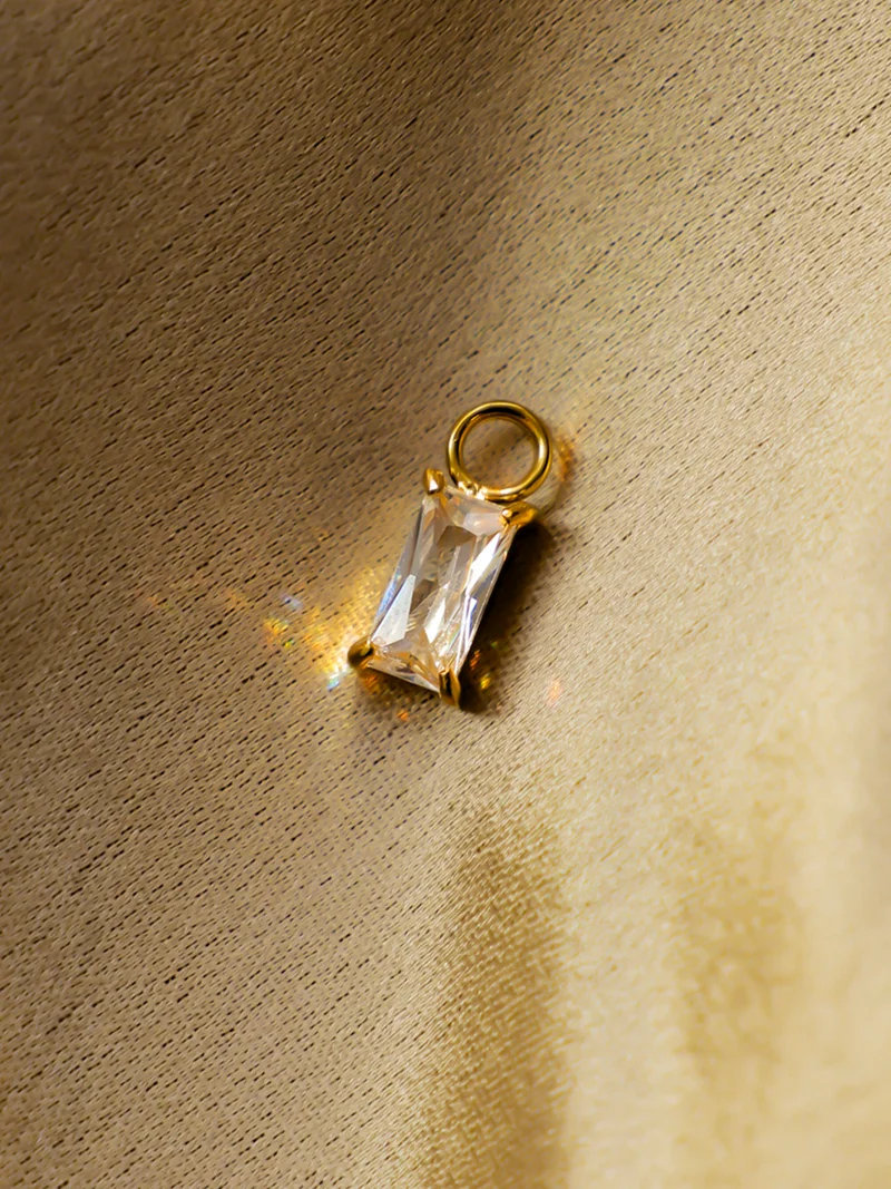 4x8mm Simplicity Shine Medium Ohrring-Charm