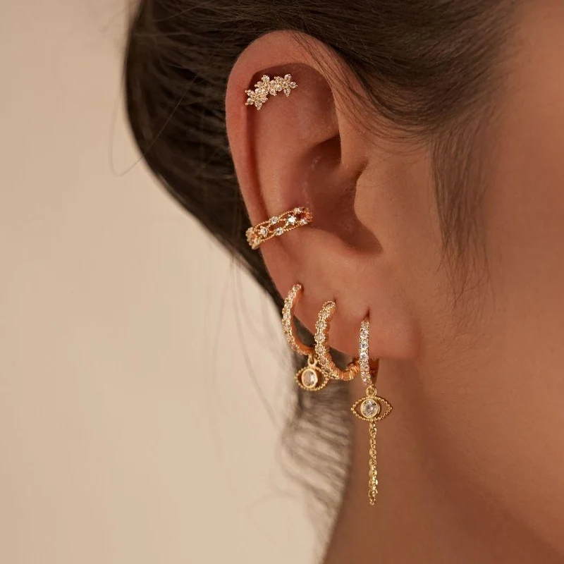 Pave Eye Huggies 18 Karat Vergoldet