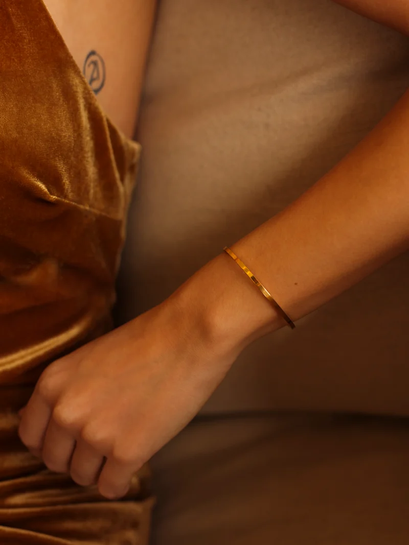 Eclipse Halo Thin Armcuff