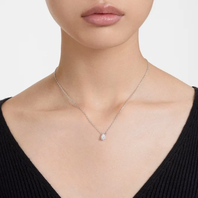 Stilla Pendant Necklace with Pear-Cut White Crystal in Rhodium Silver