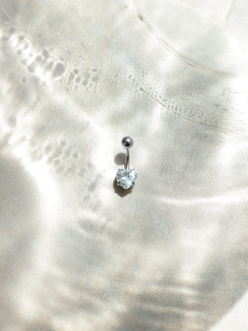 Diamond Heart Bauchnabelpiercing