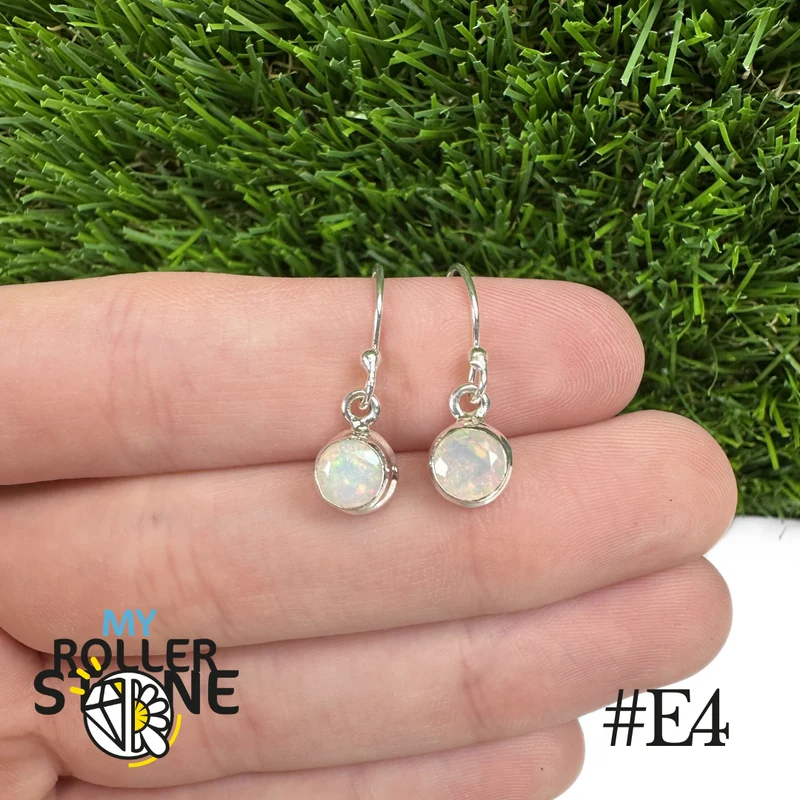 Runde Ohrringe mit äthiopischem Opal und Rand, 7,5 x 7,5 mm, aus 925er Sterlingsilber