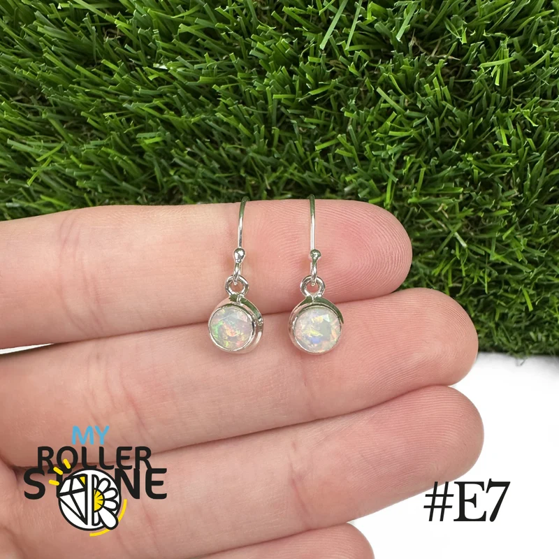 Runde Ohrringe mit äthiopischem Opal und Rand, 7,5 x 7,5 mm, aus 925er Sterlingsilber