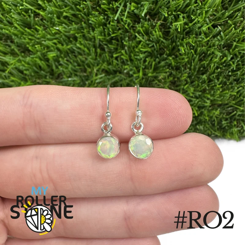 Runde äthiopische Opal-Ohrringe, 6,5 x 6,5 mm, aus 925er Sterlingsilber