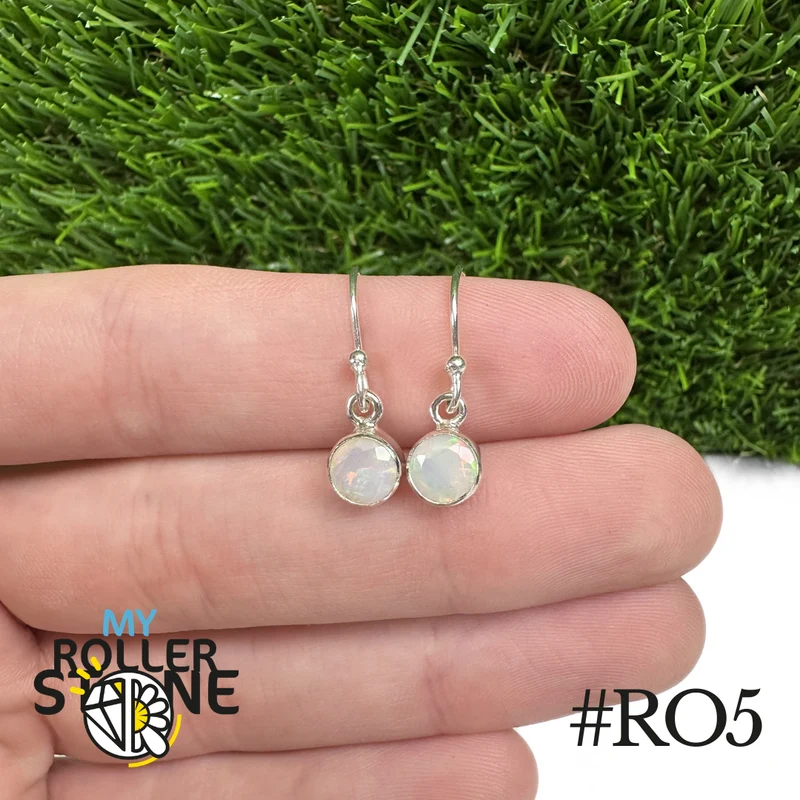 Runde äthiopische Opal-Ohrringe, 6,5 x 6,5 mm, aus 925er Sterlingsilber