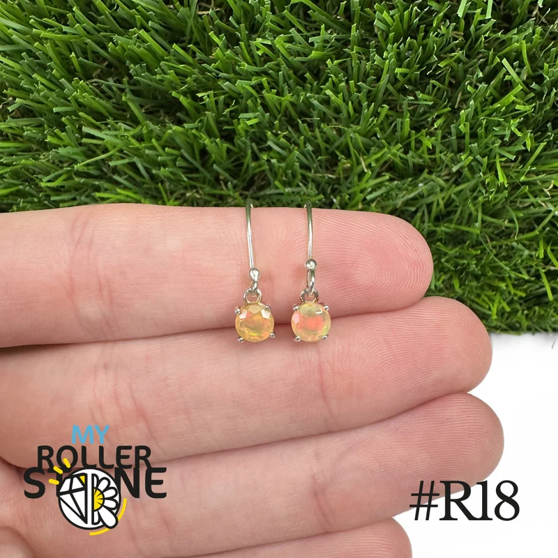 Runde äthiopische Opal-Ohrringe 5 x 5 mm in 925er Sterlingsilber #R18