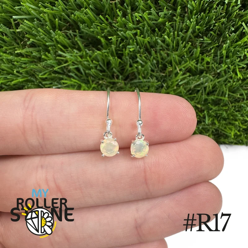 Runde äthiopische Opal-Ohrringe 5 x 5 mm in 925er Sterlingsilber #R17