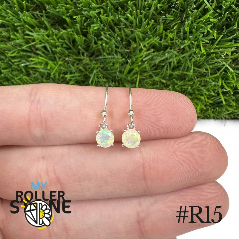 Runde äthiopische Opal-Ohrringe 5 x 5 mm in 925er Sterlingsilber #R15