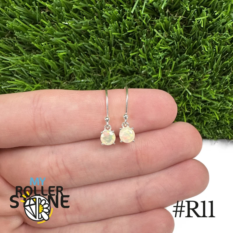 Runde äthiopische Opal-Ohrringe 5 x 5 mm in 925er Sterlingsilber #R11
