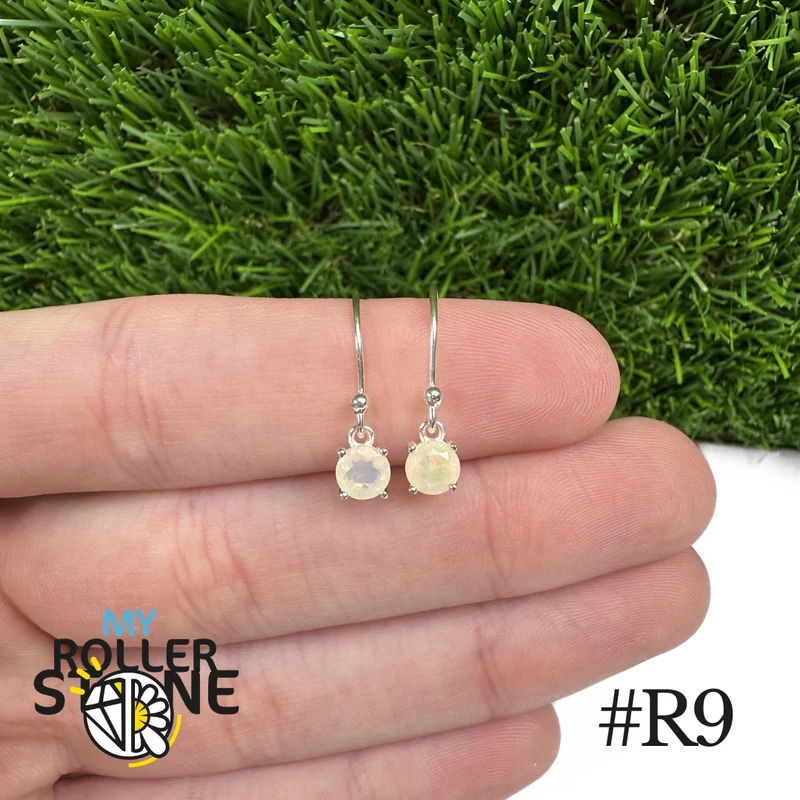 Runde äthiopische Opal-Ohrringe 5 x 5 mm in 925er Sterlingsilber #R9