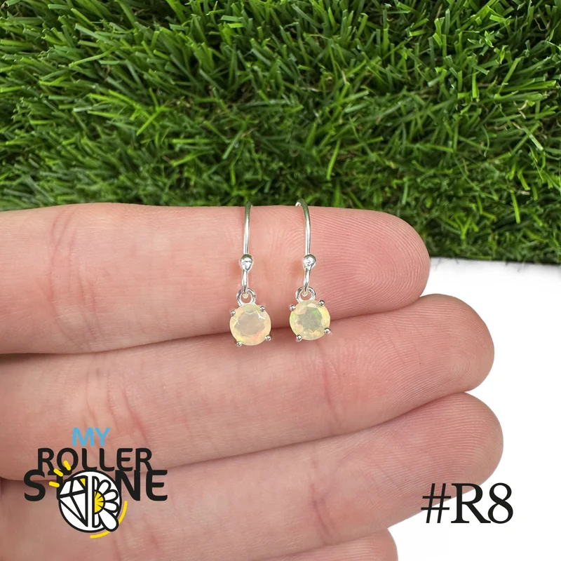 Runde äthiopische Opal-Ohrringe 5 x 5 mm in 925er Sterlingsilber #R8