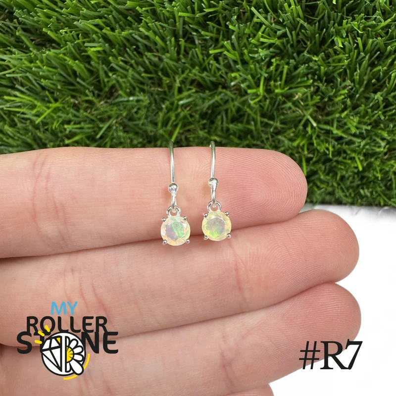Runde äthiopische Opal-Ohrringe 5 x 5 mm in 925er Sterlingsilber #R7