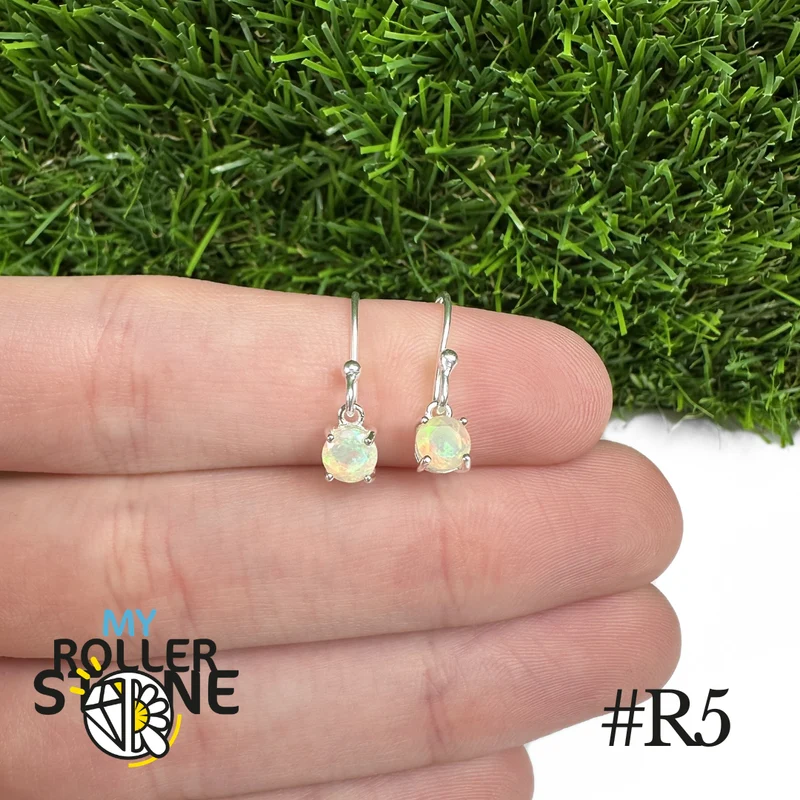 Runde äthiopische Opal-Ohrringe 5 x 5 mm in 925er Sterlingsilber #R5