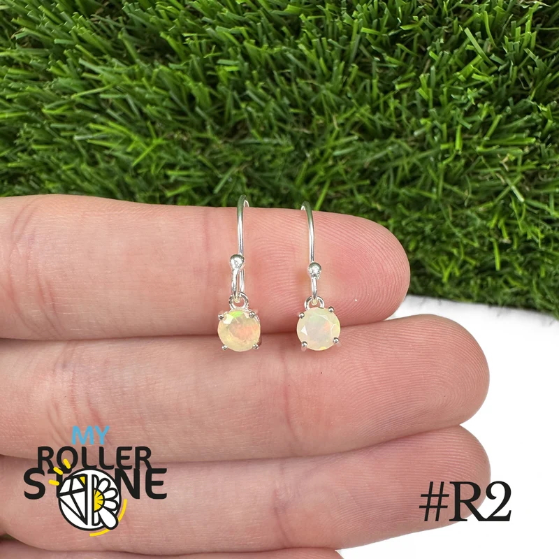 Runde äthiopische Opal-Ohrringe 5 x 5 mm in 925er Sterlingsilber #R2