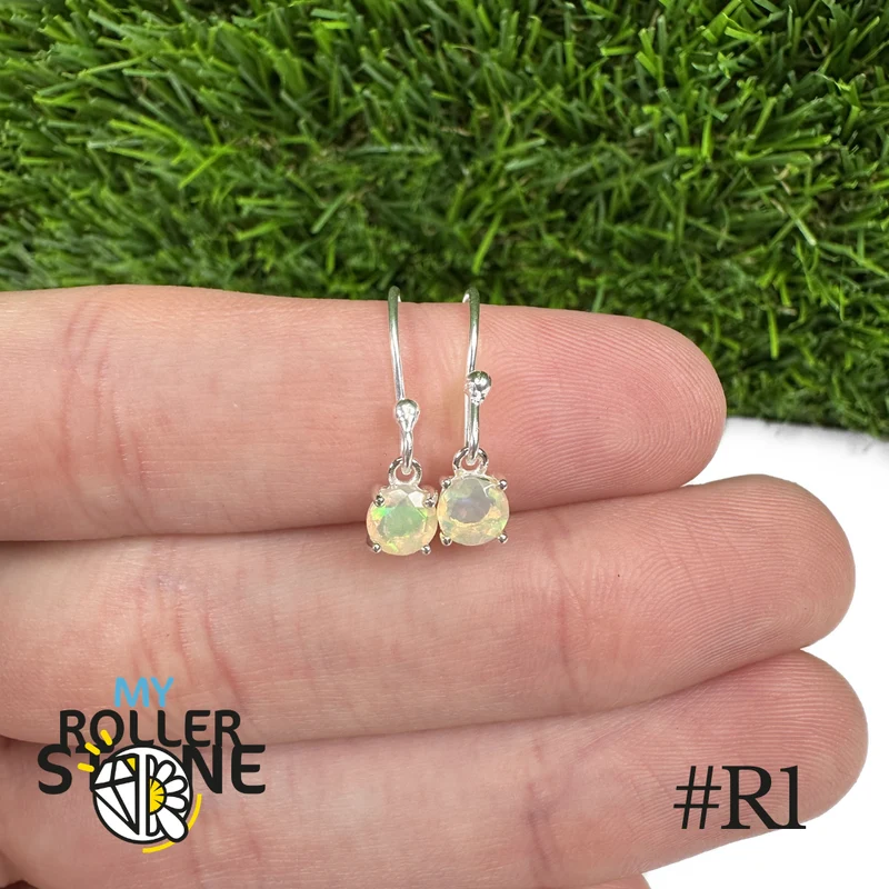 Runde äthiopische Opal-Ohrringe 5 x 5 mm in 925er Sterlingsilber #R1