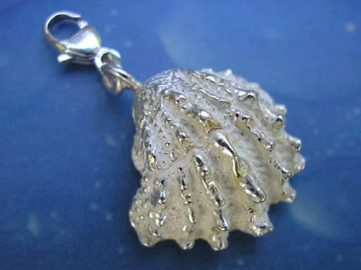 Schuppige Fächermuschel m Charms mit Karabiner