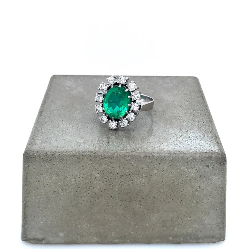 Ring Weissgold 585 mit synthetischem Smaragd & Brillanten