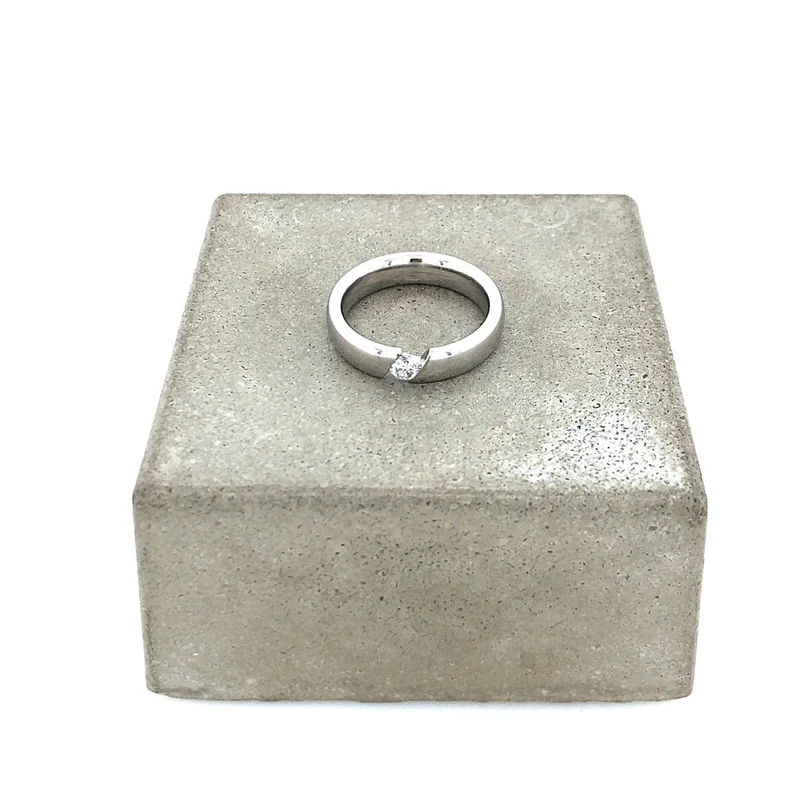 Platin Ring mit Brillant