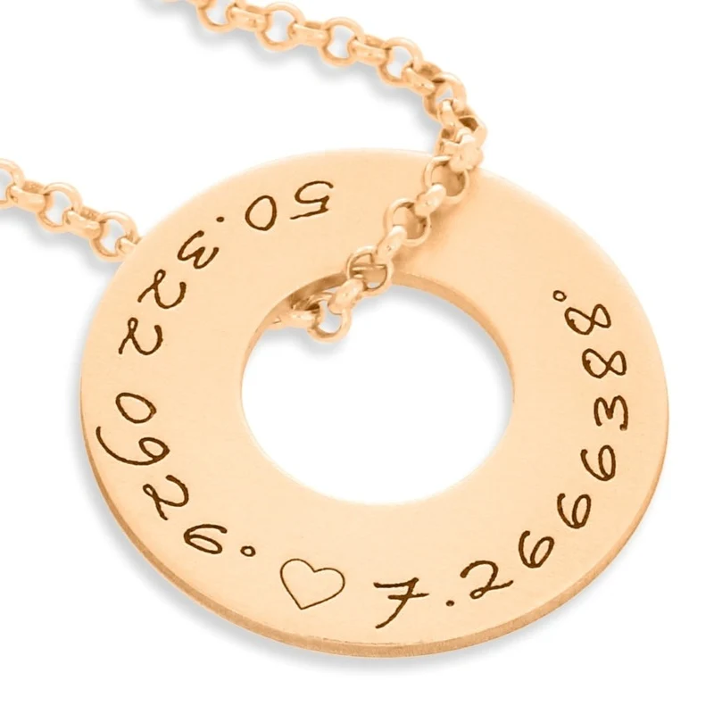Kette mit Gravur rosegold Namenskette Koordinaten Schmuck online Personalierbar