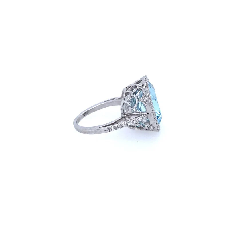 Exklusiver Ring Weissgold 750 mit grossem Aquamarin & Brillanten