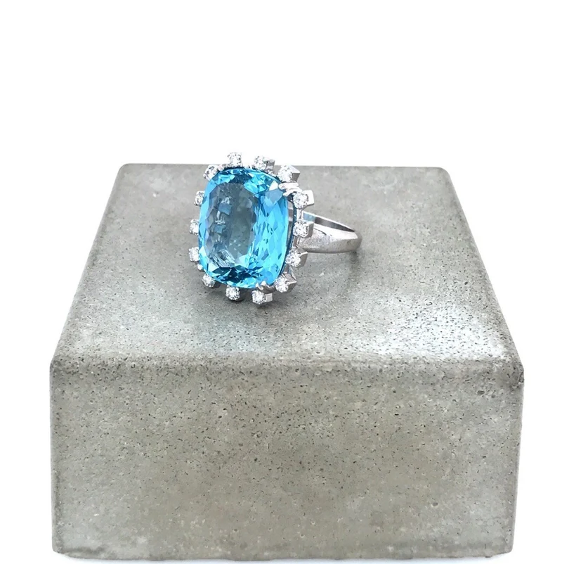 Ring Weissgold 750 mit grossem Topas & Brillanten
