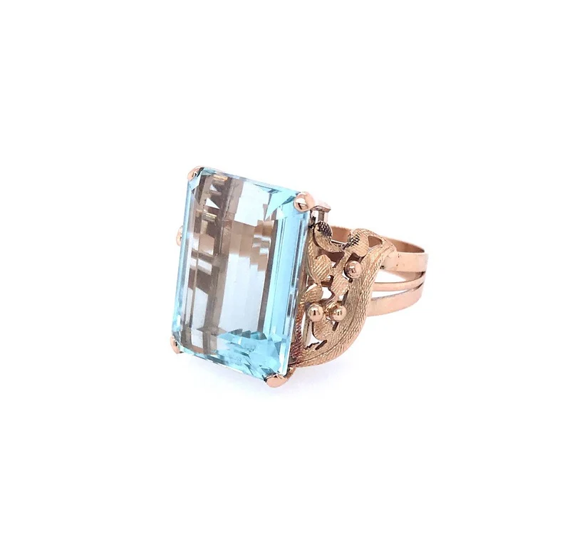 Ring Roségold 750 mit grossem Aquamarin