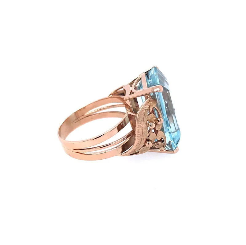 Ring Roségold 750 mit grossem Aquamarin