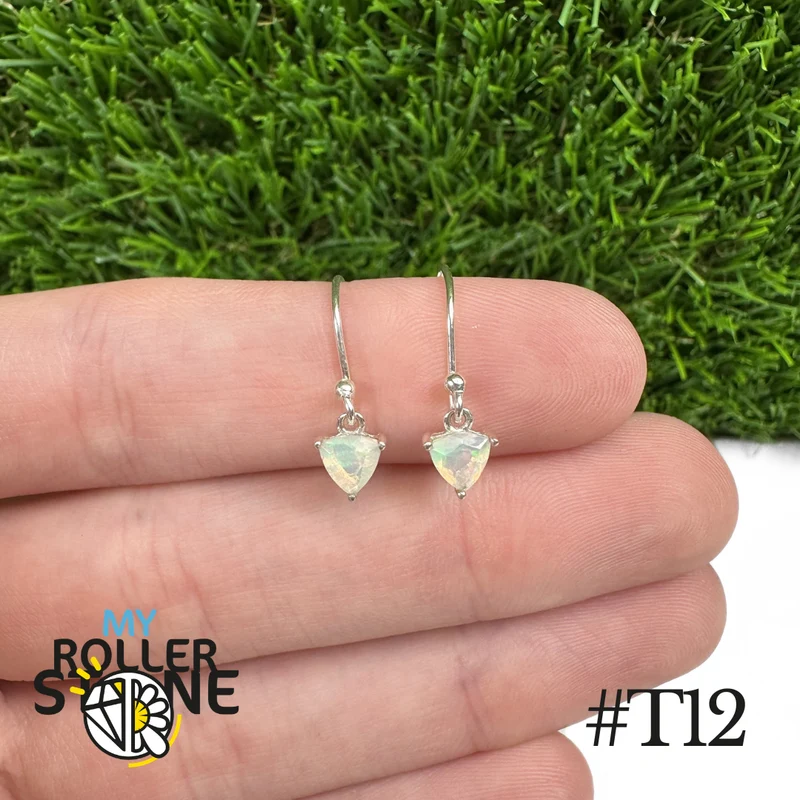Äthiopische Trillon-Opal-Ohrringe 5x5 mm in 925er Sterlingsilber #T12